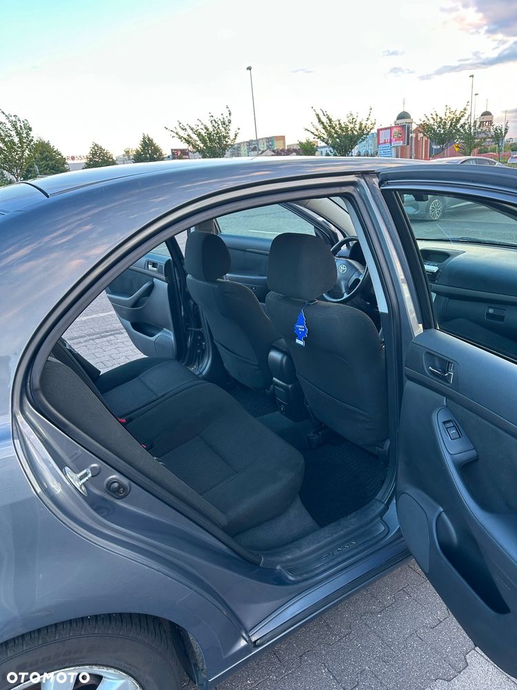Toyota Avensis 1.8 VVT-i Luna - 9