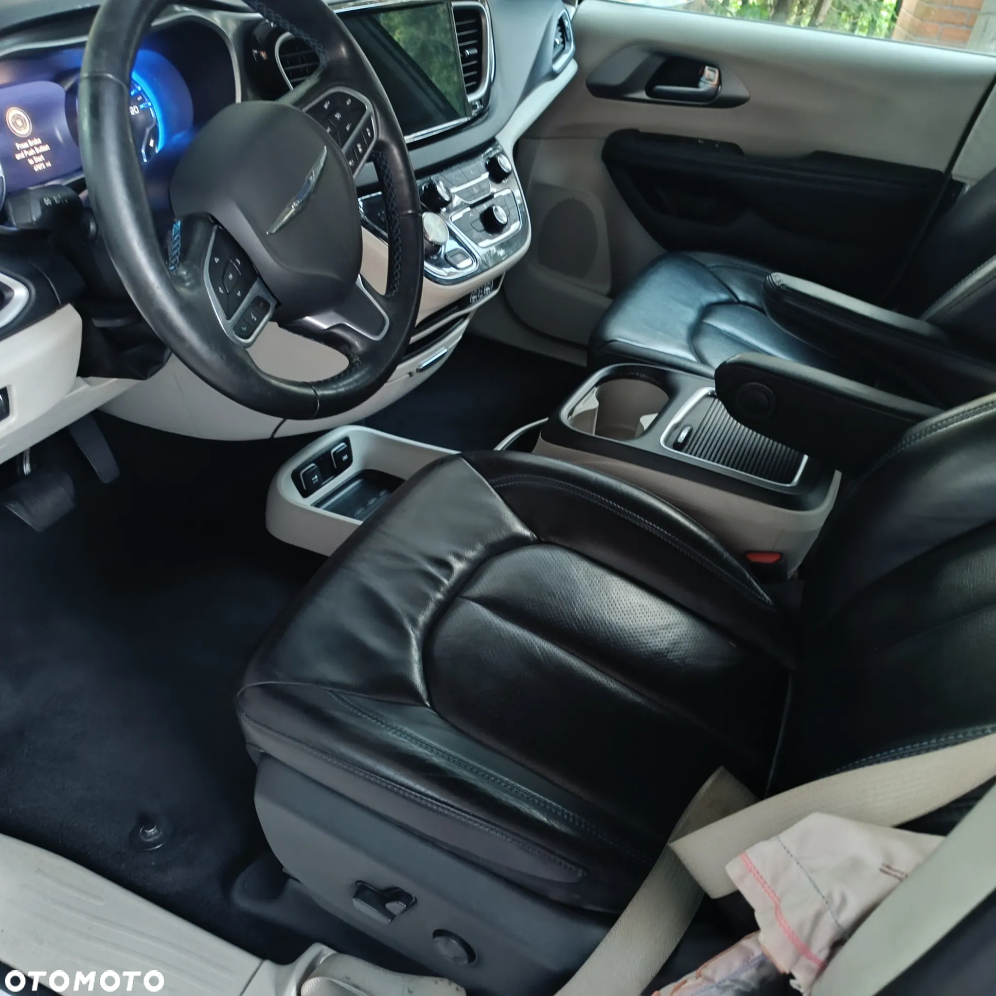 Chrysler Pacifica - 10