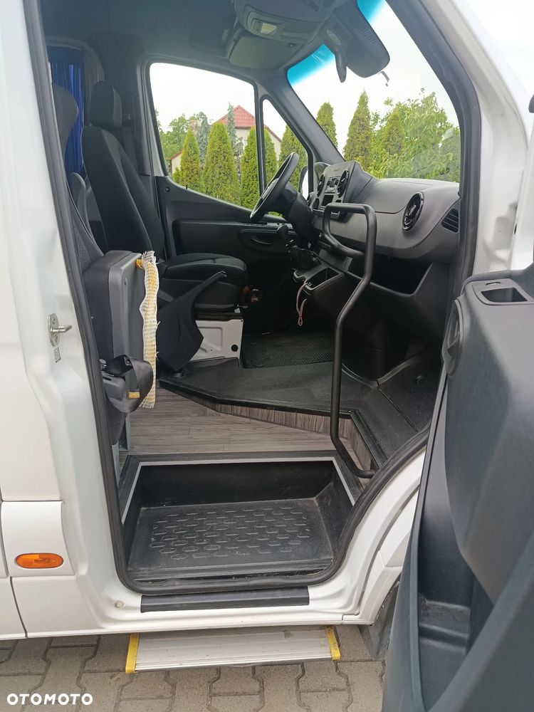 Mercedes-Benz Sprinter - 11
