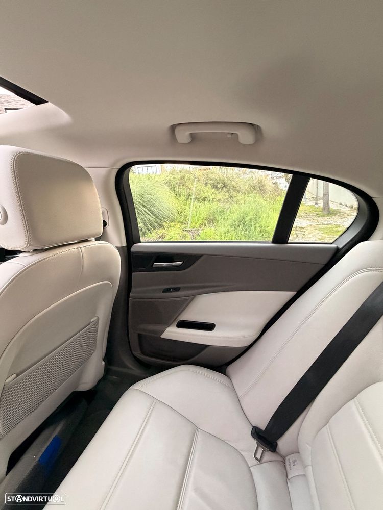 Jaguar XE 2.0 D Prestige Aut. - 12
