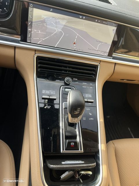 Porsche Panamera 4 S - 4