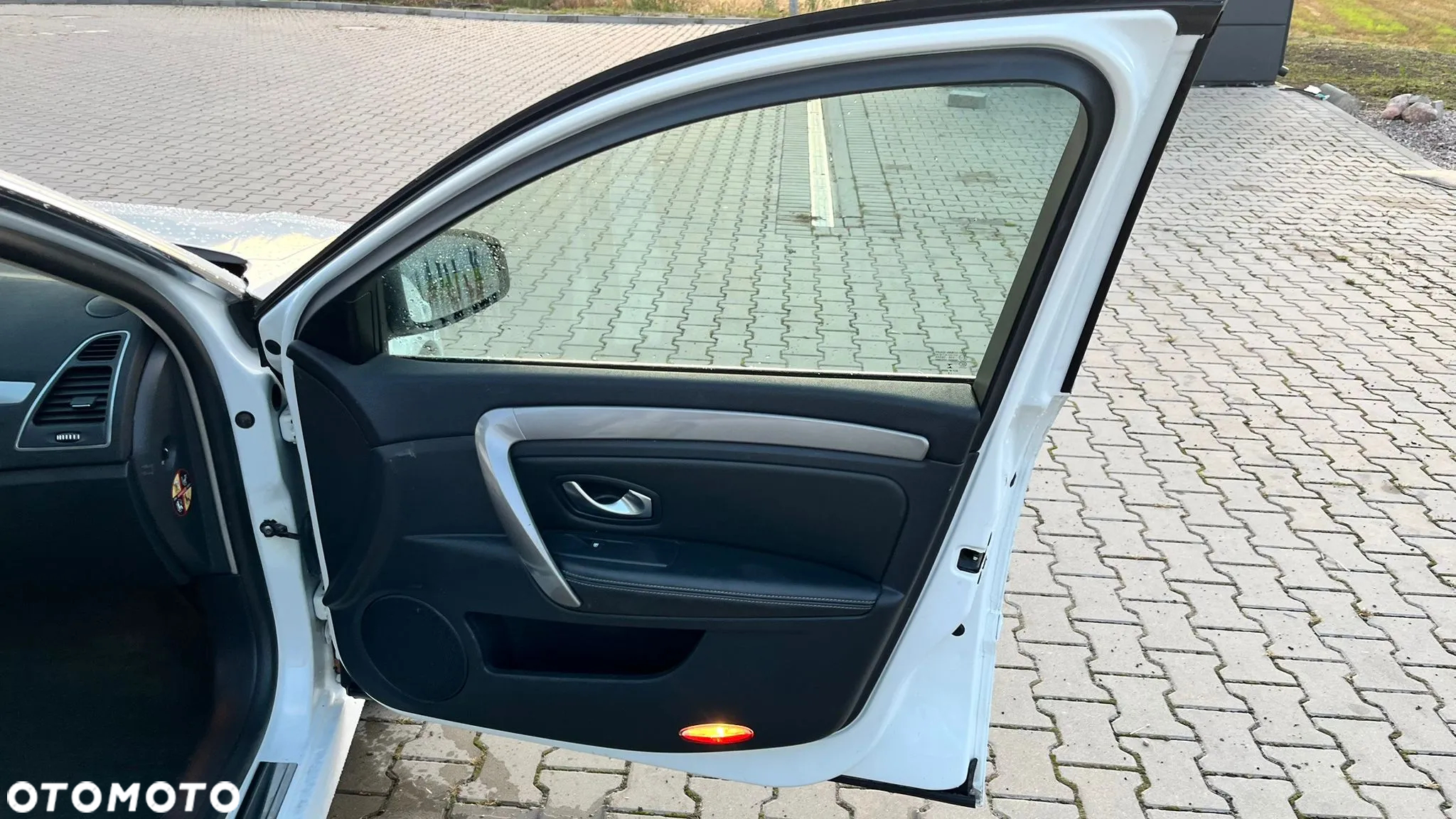 Renault Laguna ENERGY dCi 175 FAP Start & Stop Bose Edition - 22