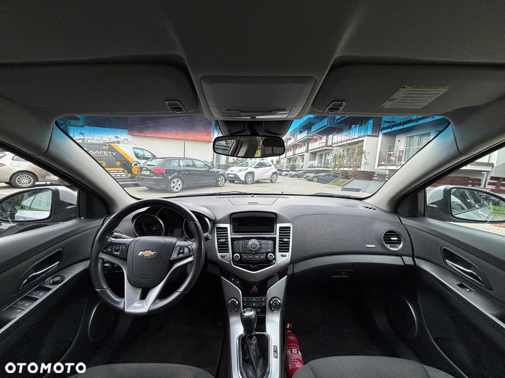 Chevrolet Cruze 1.7 LT - 8