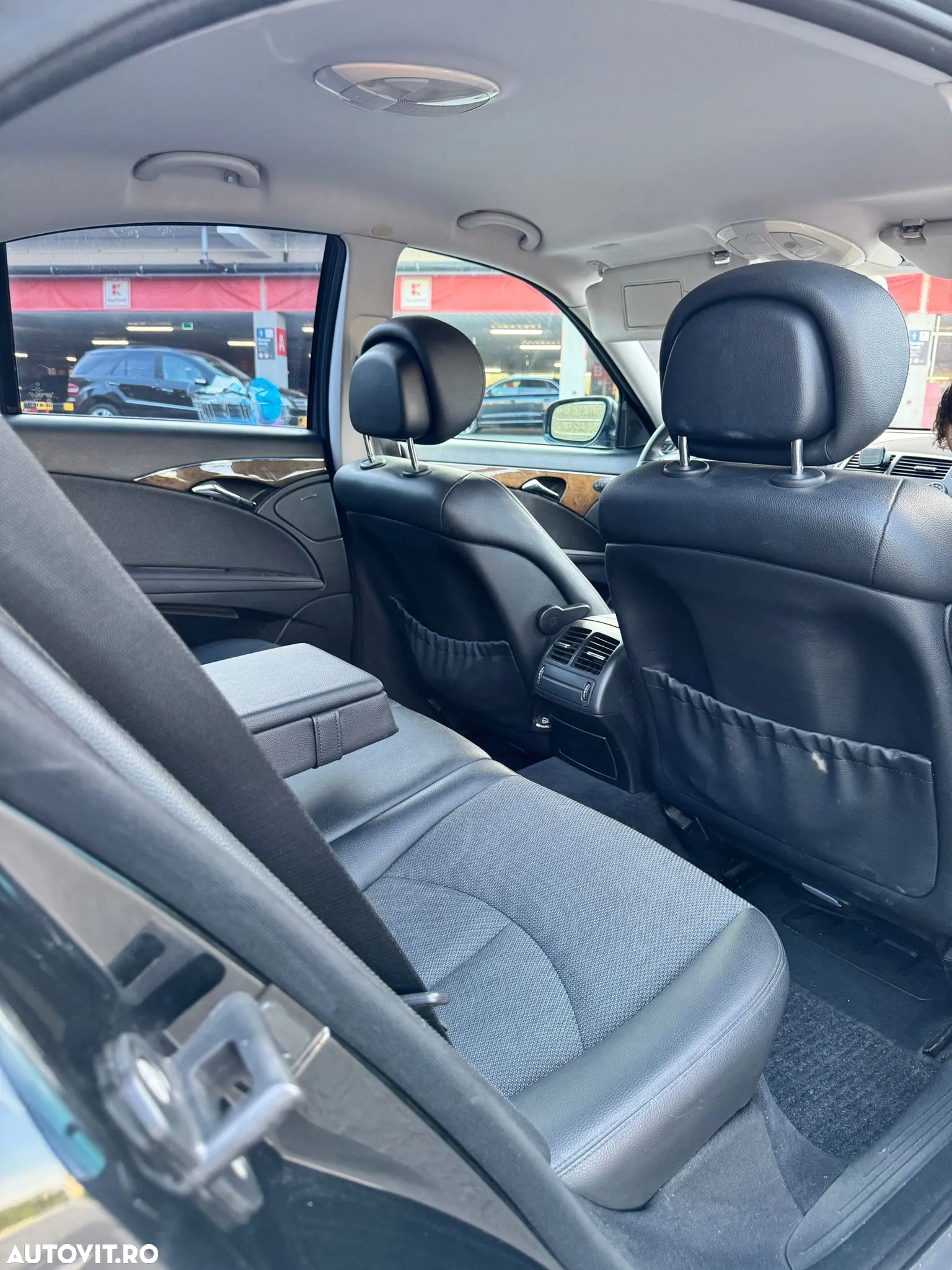 Mercedes-Benz E - 11