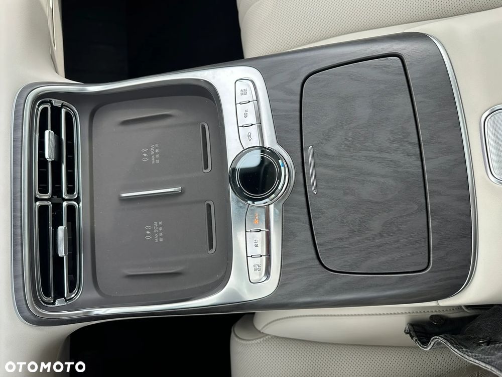 Geely M9 - 35