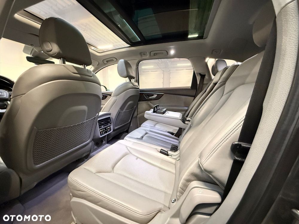 Audi Q7 - 25