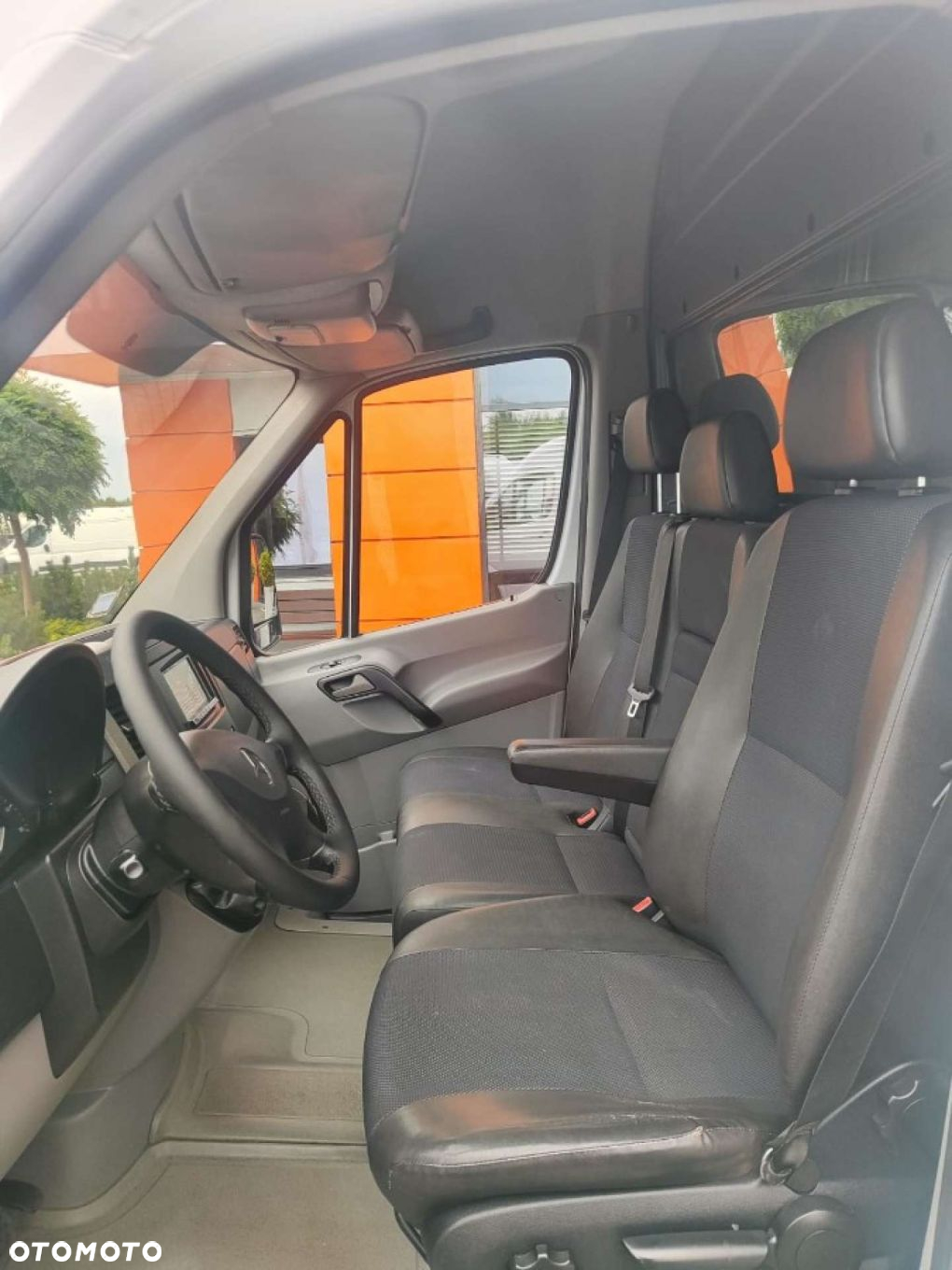 Mercedes-Benz SPRINTER - 11