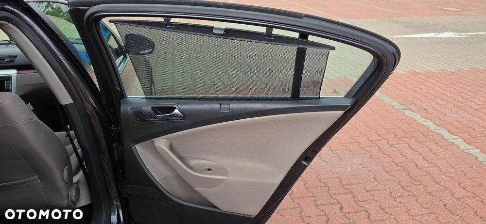 Volkswagen Passat 2.0 TDI Comfortline R-Style DSG - 22
