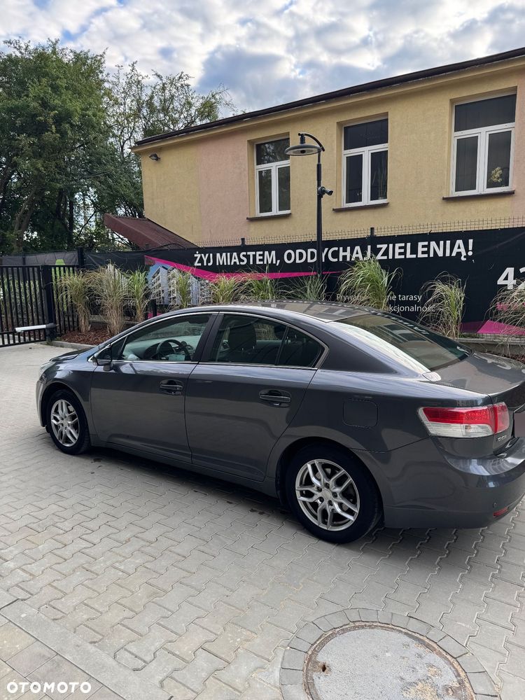 Toyota Avensis - 5
