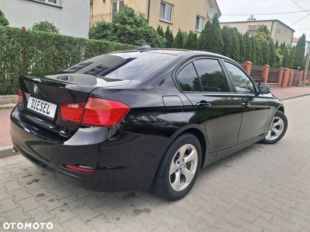 BMW Seria 3 318d Sport Line - 38