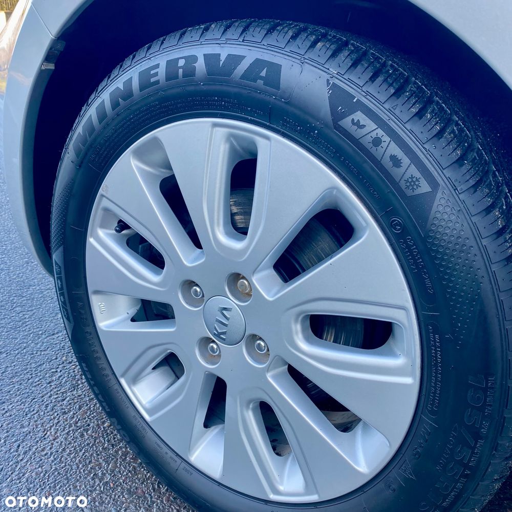 Kia Rio 1.2 Attract - 34