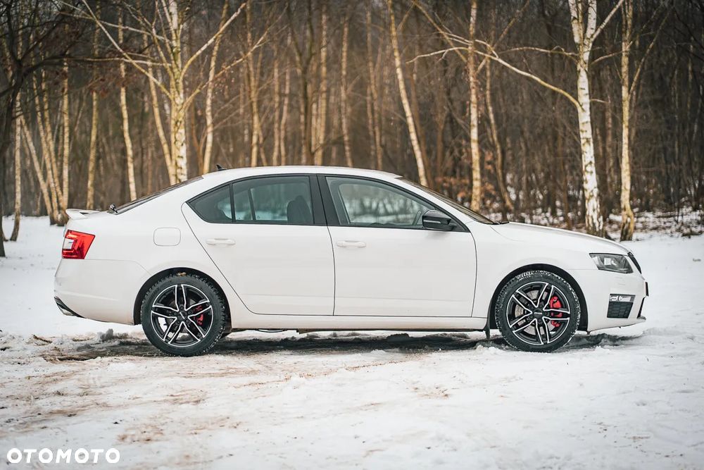 Skoda Octavia 2.0 TDI DSG RS - 5