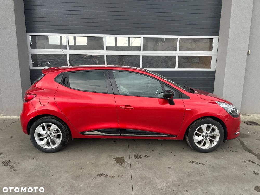 Renault Clio - 1