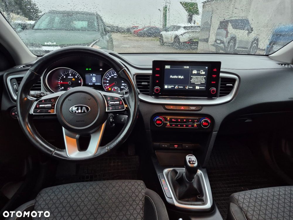 Kia Ceed 1.6 CRDi SCR M - 9