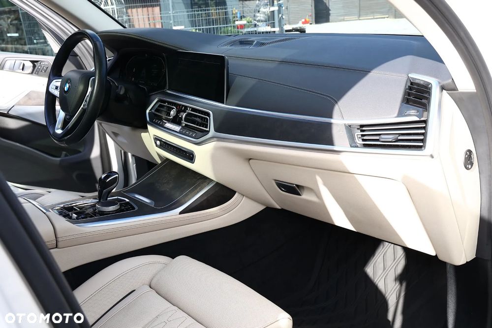 BMW X7 xDrive40d mHEV - 30