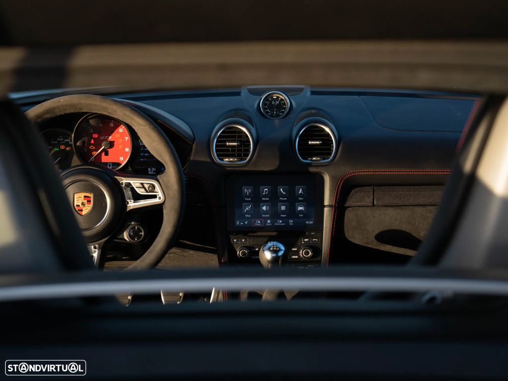 Porsche 718 Cayman GTS 4.0 - 44