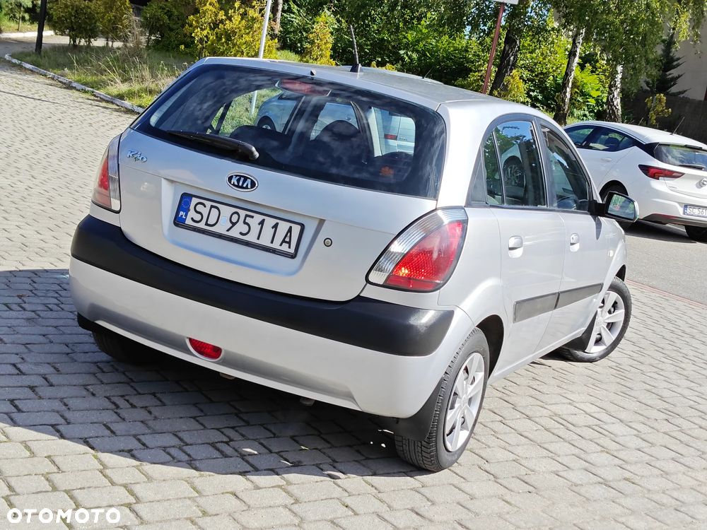 Kia Rio 1.4 Optimum + - 31