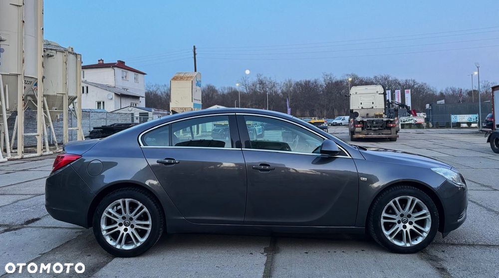 Opel Insignia 1.6 - 32