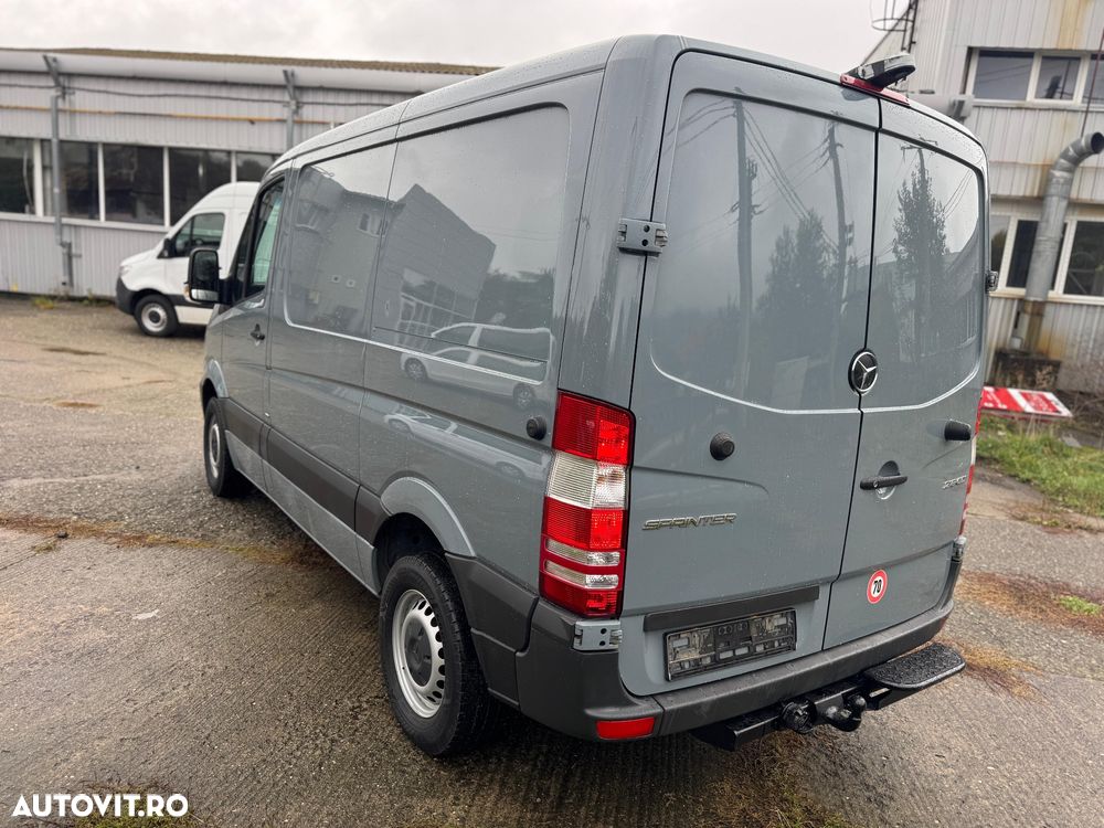 Mercedes-Benz Sprinter - 4
