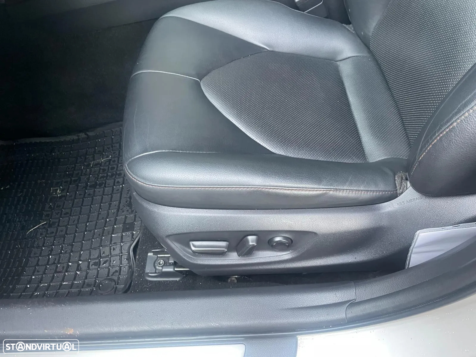 Toyota Camry 2.5 Hybrid Luxury - 8