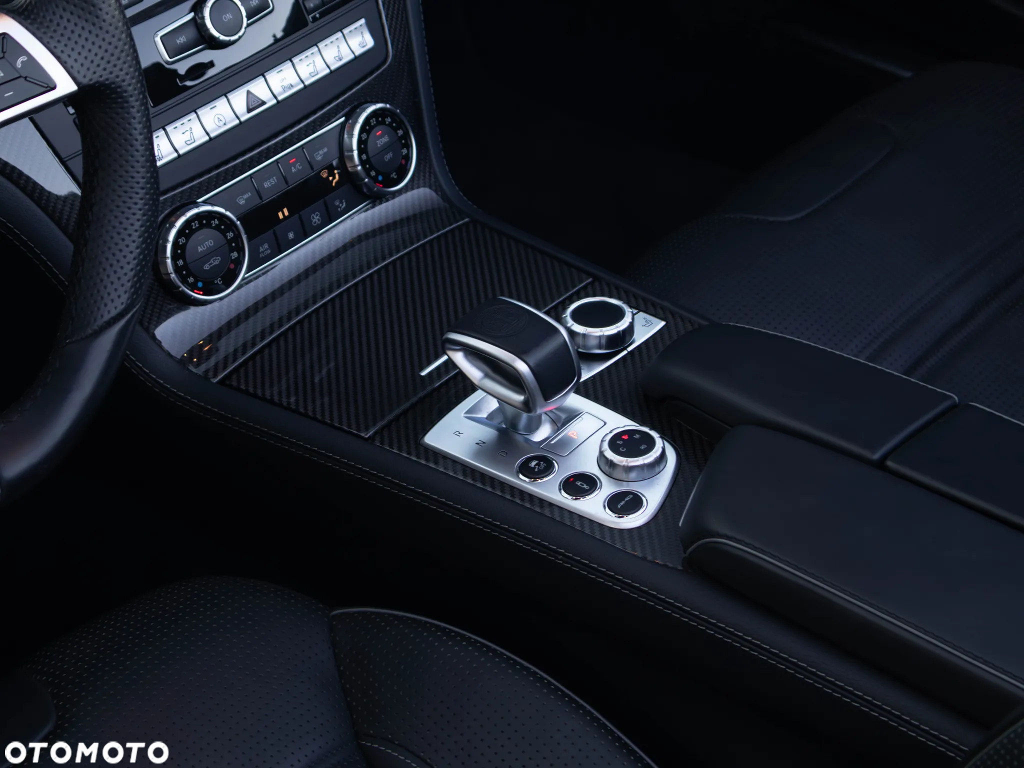 Mercedes-Benz SL 63 AMG - 29