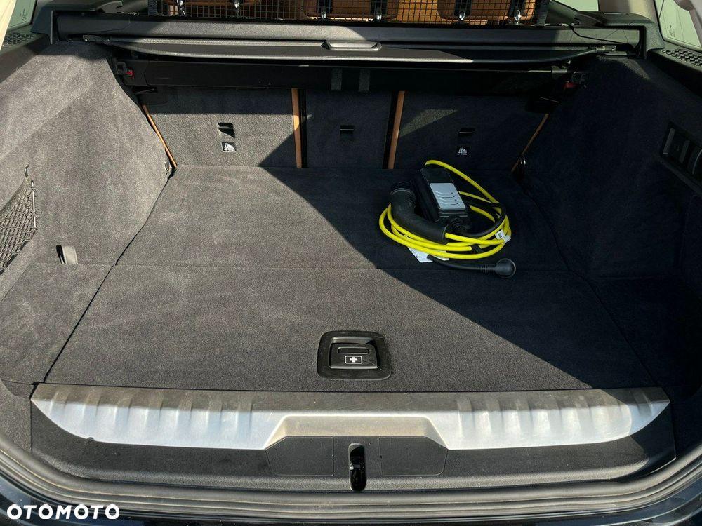 BMW Seria 3 330e xDrive Sport Line - 13