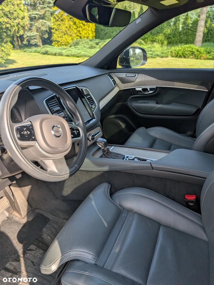 Volvo XC 90 - 22