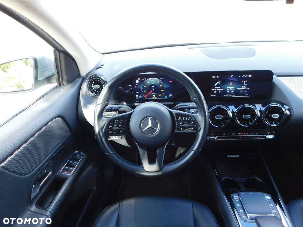 Mercedes-Benz GLA - 14