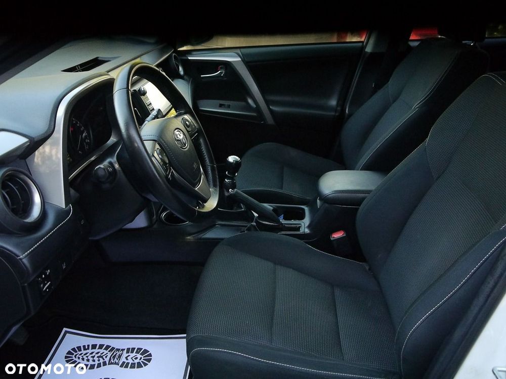 Toyota RAV4 2.0 D-4D Premium 4x2 - 34
