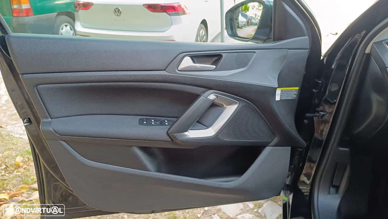 Peugeot 308 1.2 PureTech Allure EAT8 - 13