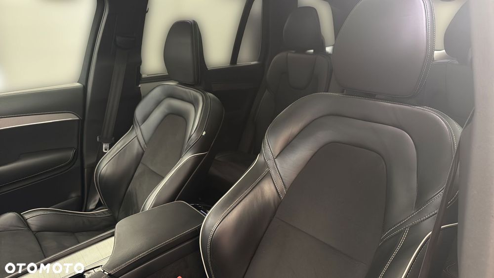 Volvo XC 90 T8 AWD Plug-In Hybrid R-Design 7os - 11