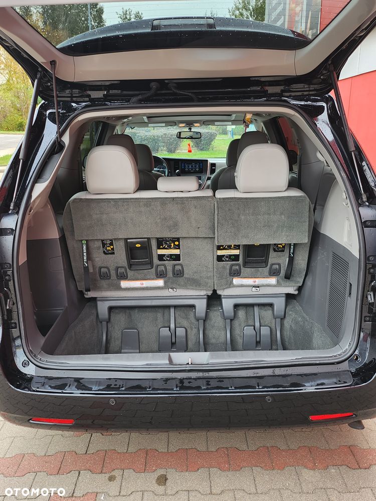 Toyota Sienna 3.5 V6 XLE AWD - 12
