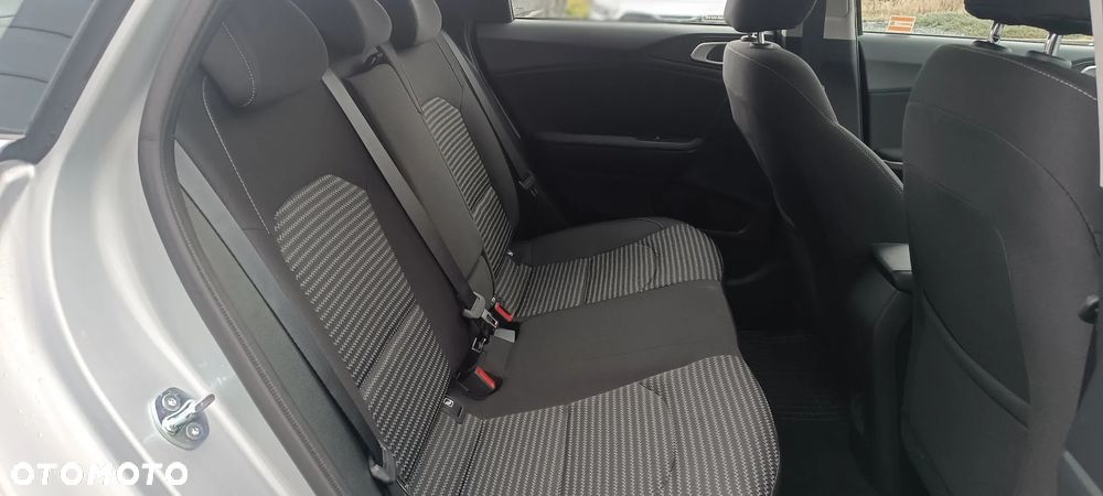 Kia Ceed 1.5 T-GDI M - 14