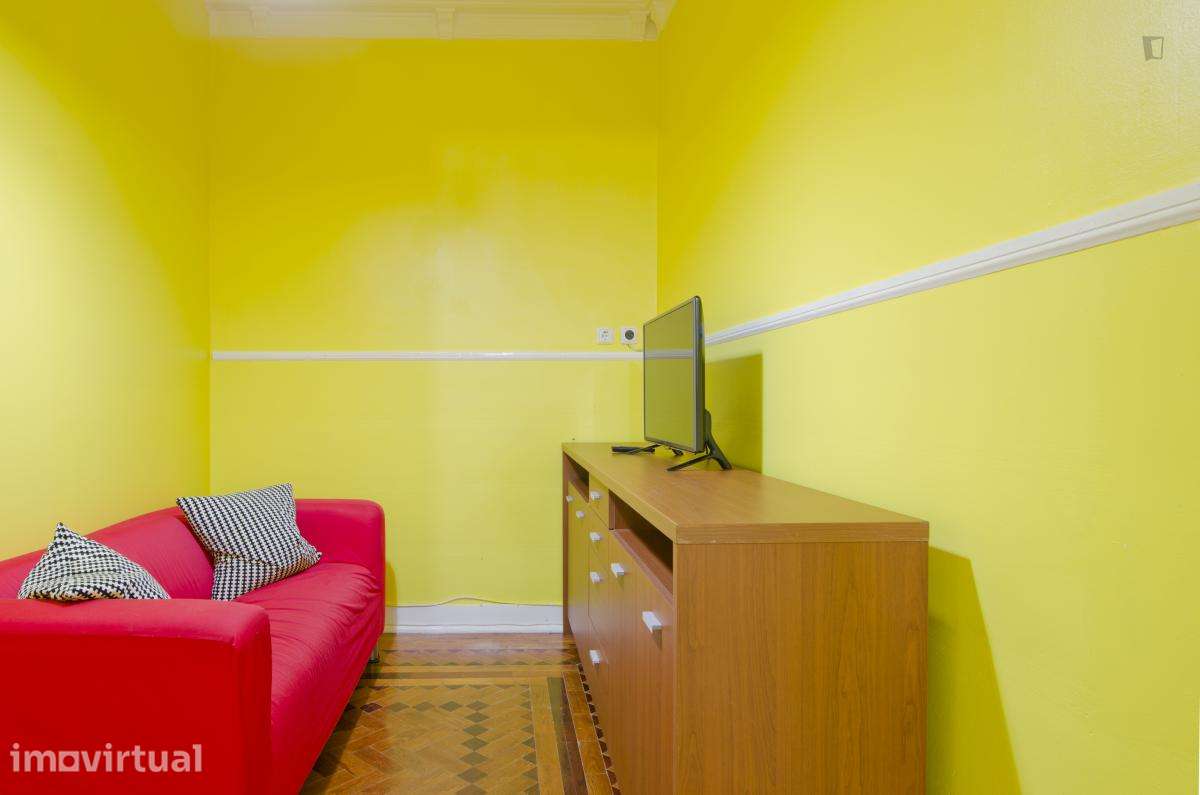 Quarto - localizado em Intendente Lisbon - Grande imagem: 4/21