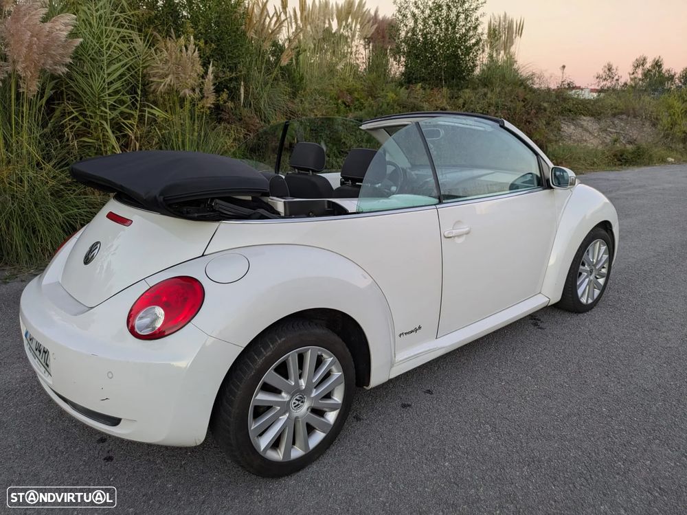 VW New Beetle - 22