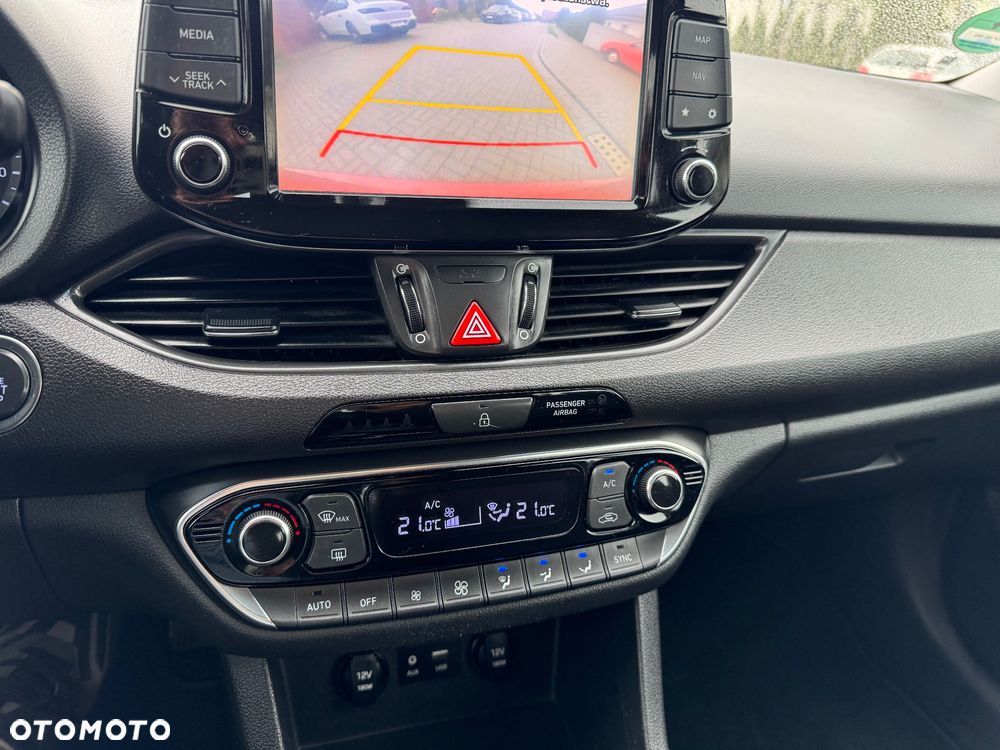 Hyundai i30 1.4 T-GDI Fastback Premium - 26