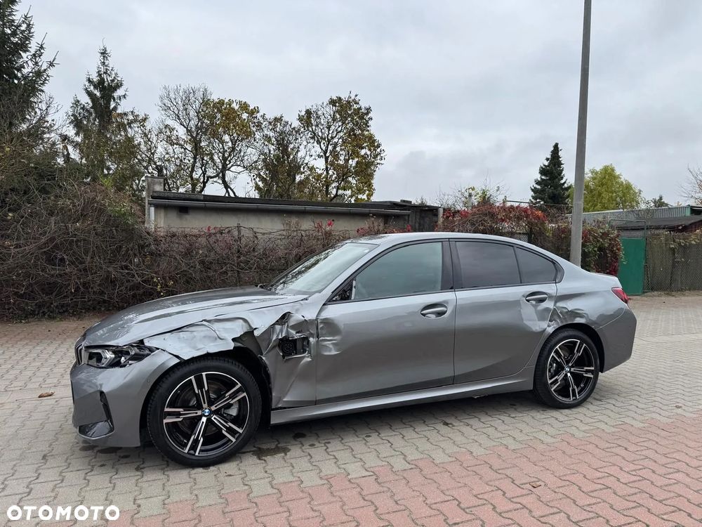 BMW Seria 3 330e xDrive M Sport sport - 16