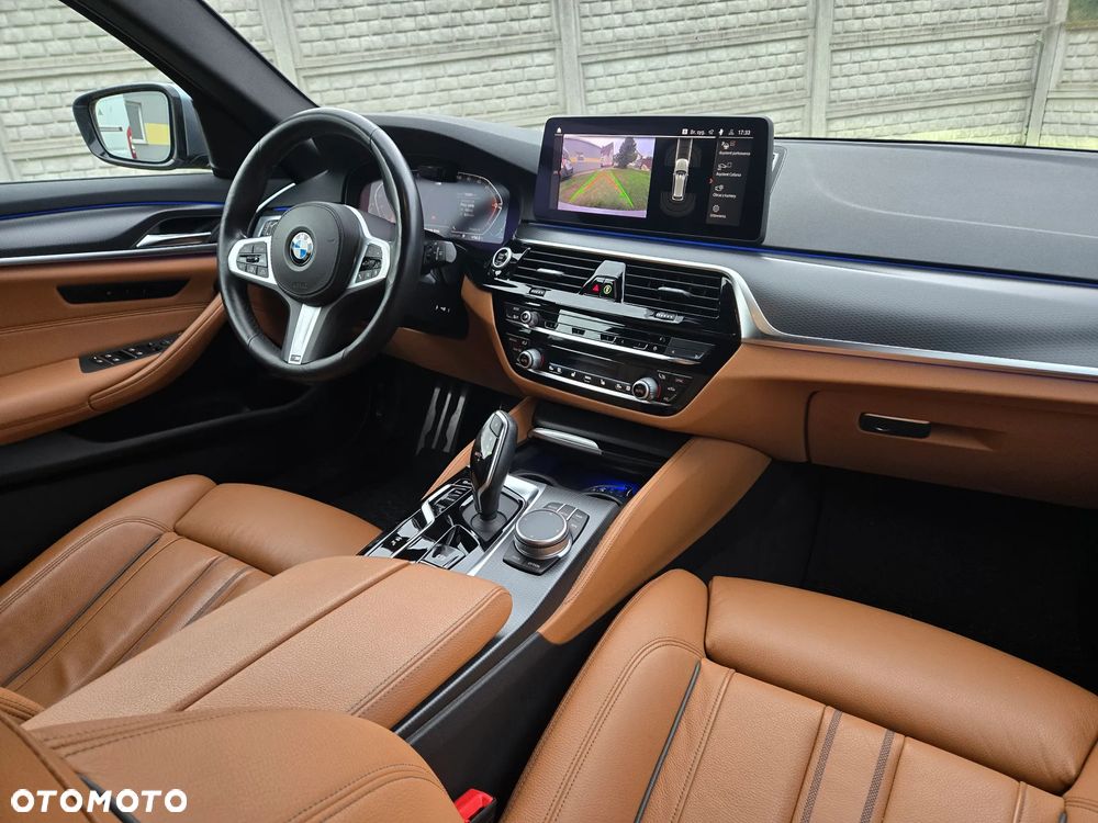 BMW Seria 5 540d xDrive Touring M Sport Edition - 4