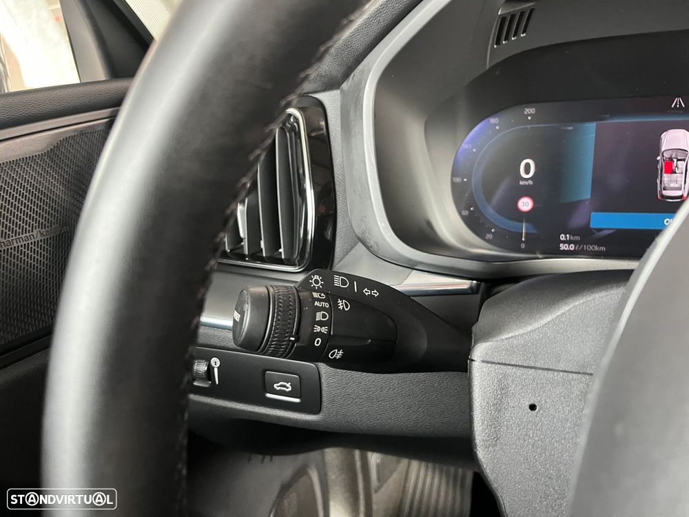 Volvo XC 60 2.0 B4 R-Design Geartronic - 24