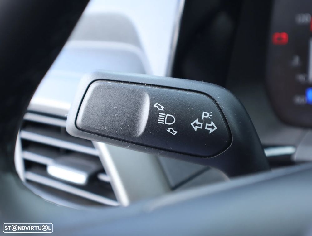 Ford Tourneo Courier 1.0 EcoBoost Titanium - 34