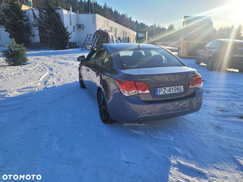 Chevrolet Cruze 1.6 LS - 7
