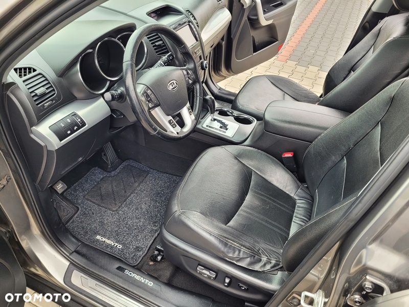 Kia Sorento - 36