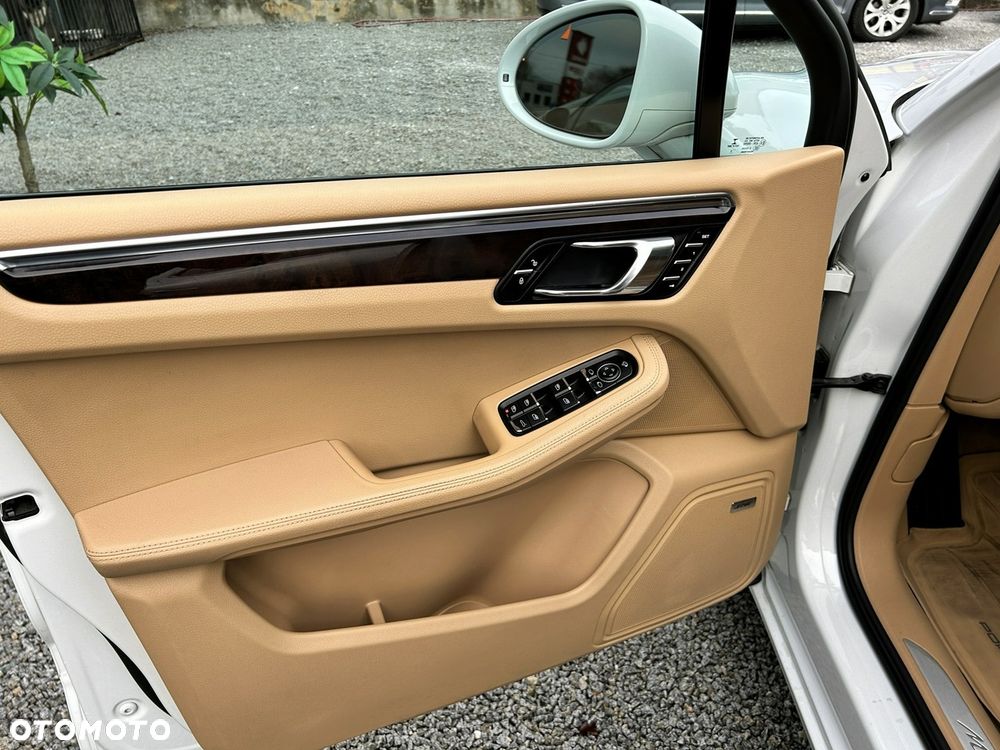 Porsche Macan S - 9