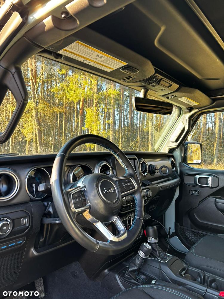 Jeep Wrangler - 5