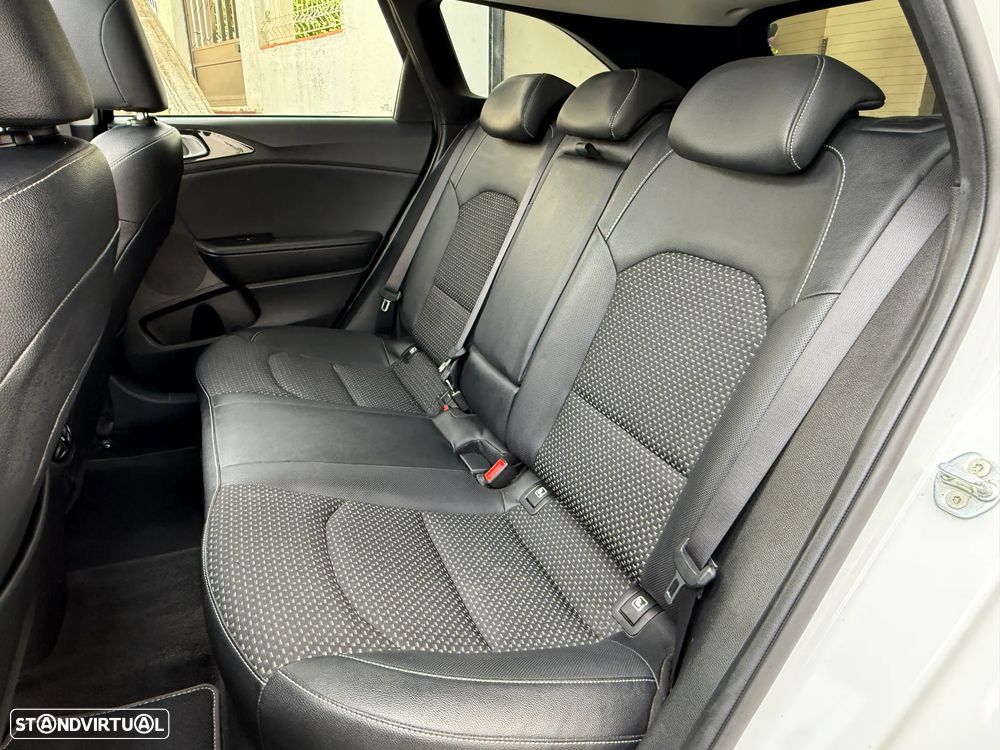 Kia Ceed SW 1.6 CRDi MHEV Drive+SRF - 14