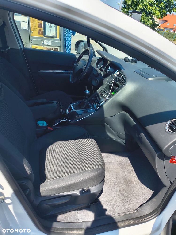 Peugeot 5008 HDI 150 Active - 15