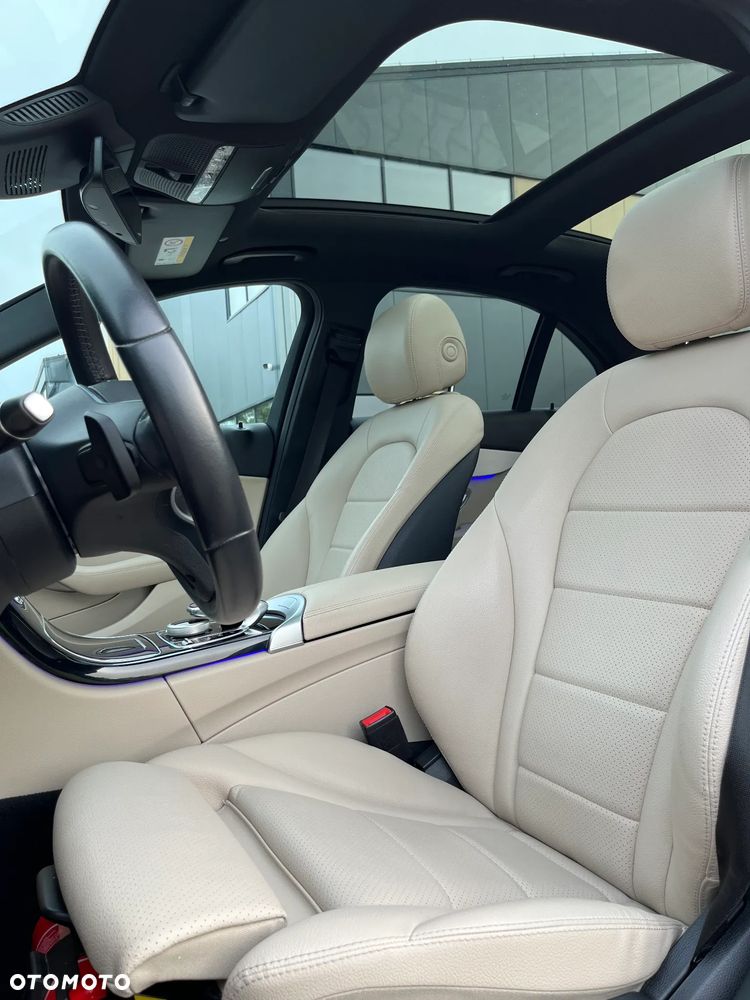 Mercedes-Benz Klasa C 200 4MATIC 9G-TRONIC - 24