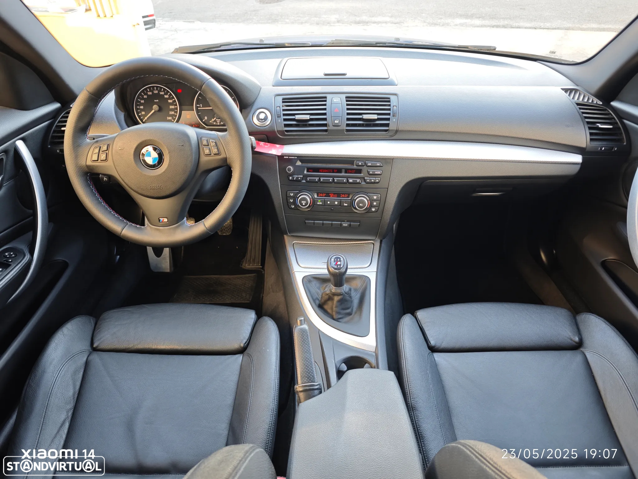 BMW 118 d Coupe Limited Edition Lifestyle c/ M Sport Pack - 24