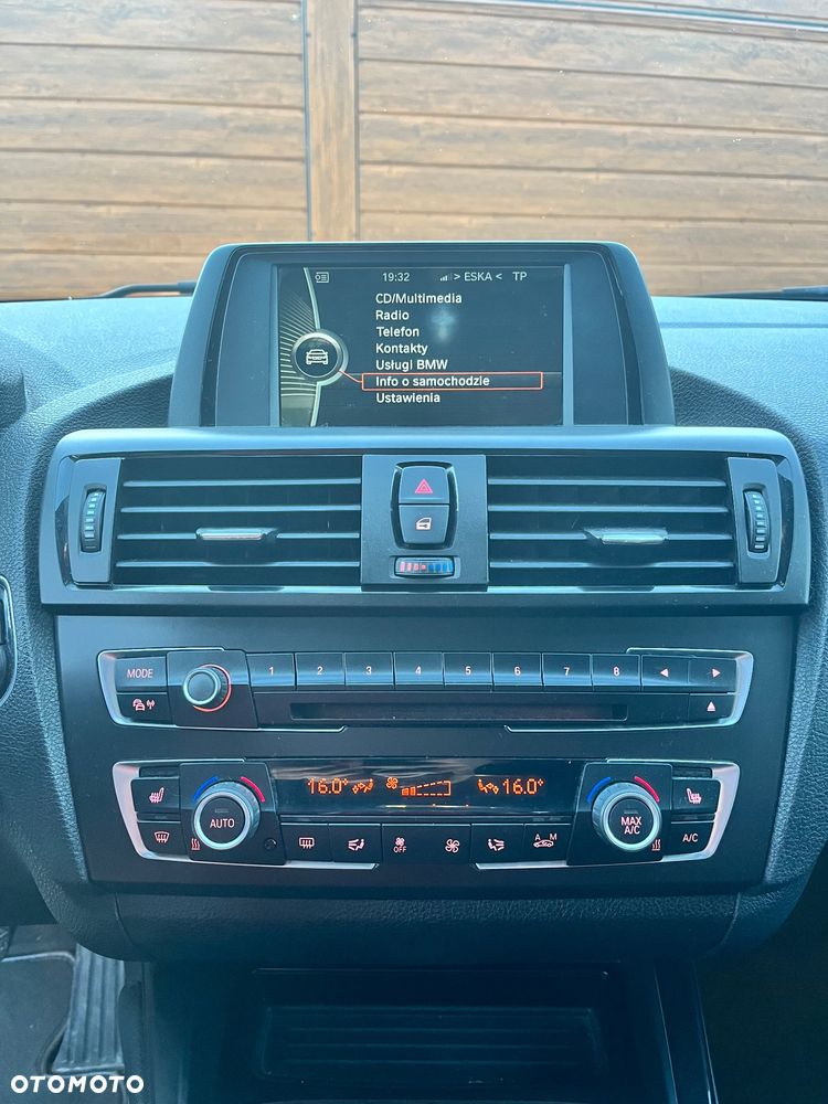 BMW Seria 1 118i Sport Line - 9