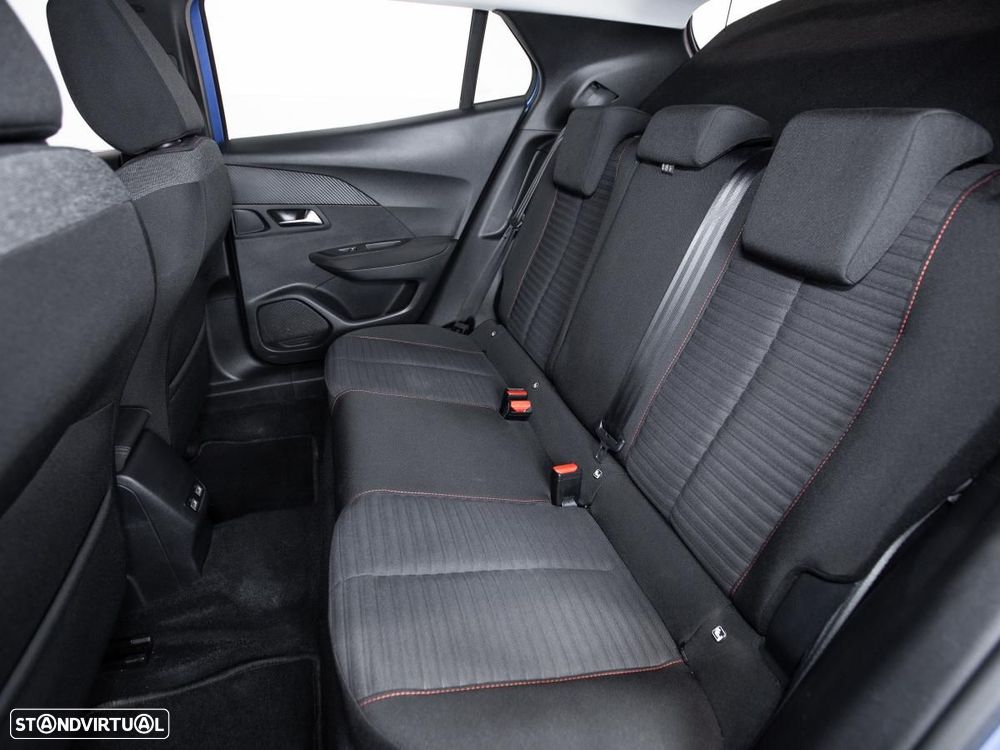 Peugeot e-2008 50 kWh Active Pack - 11
